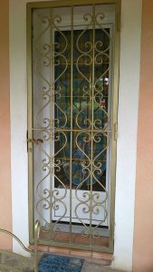 porte grille en fer forgé toulon la garde VAR