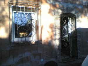 ensemble porte + grille en fer forgé artisanale faufer toulon