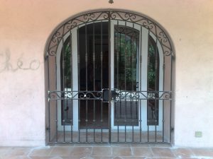 porte traditionnelle en fer forgé toulon la seyne